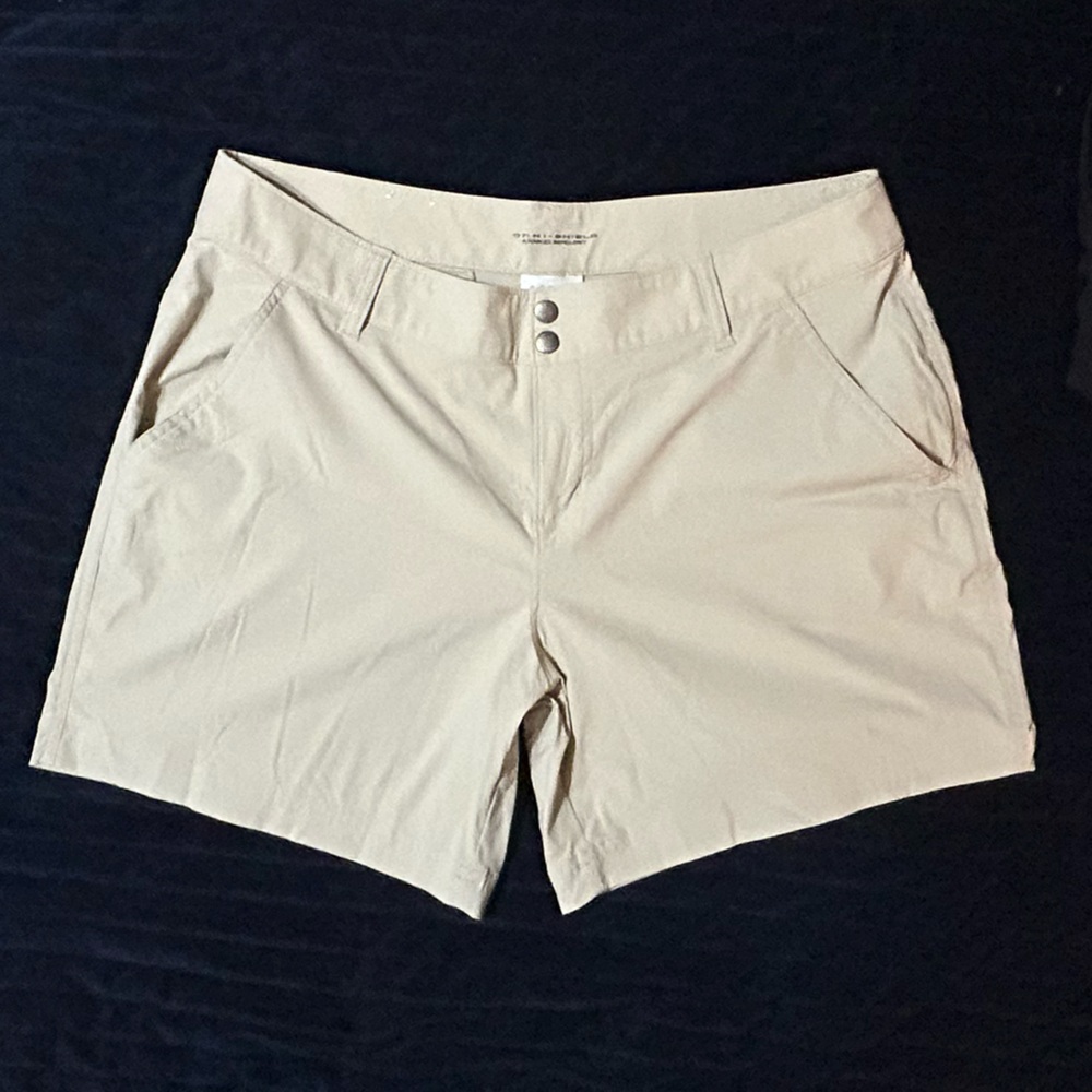 Columbia Women's Beige Shorts